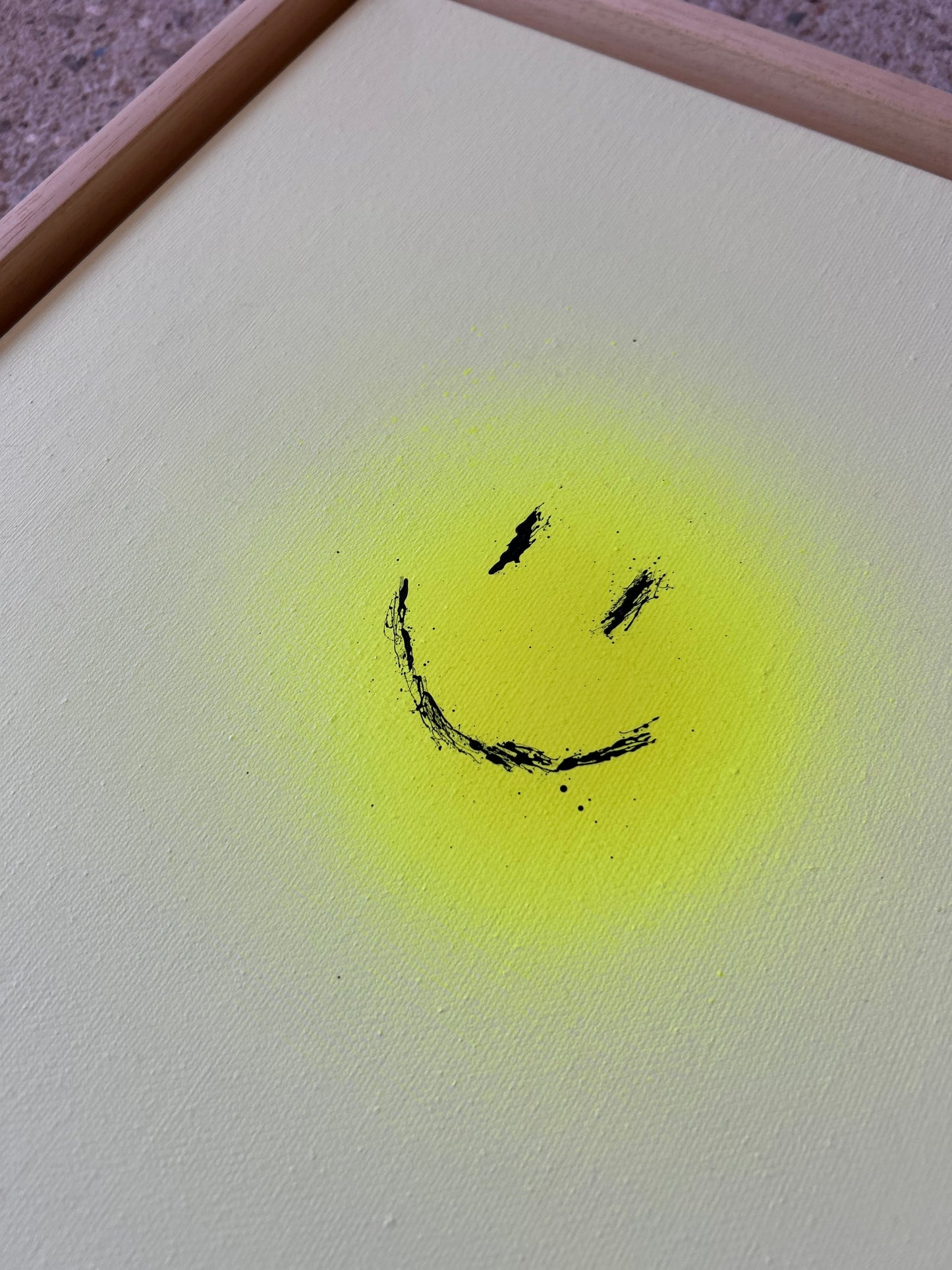 happy smileys | yellow on yellow