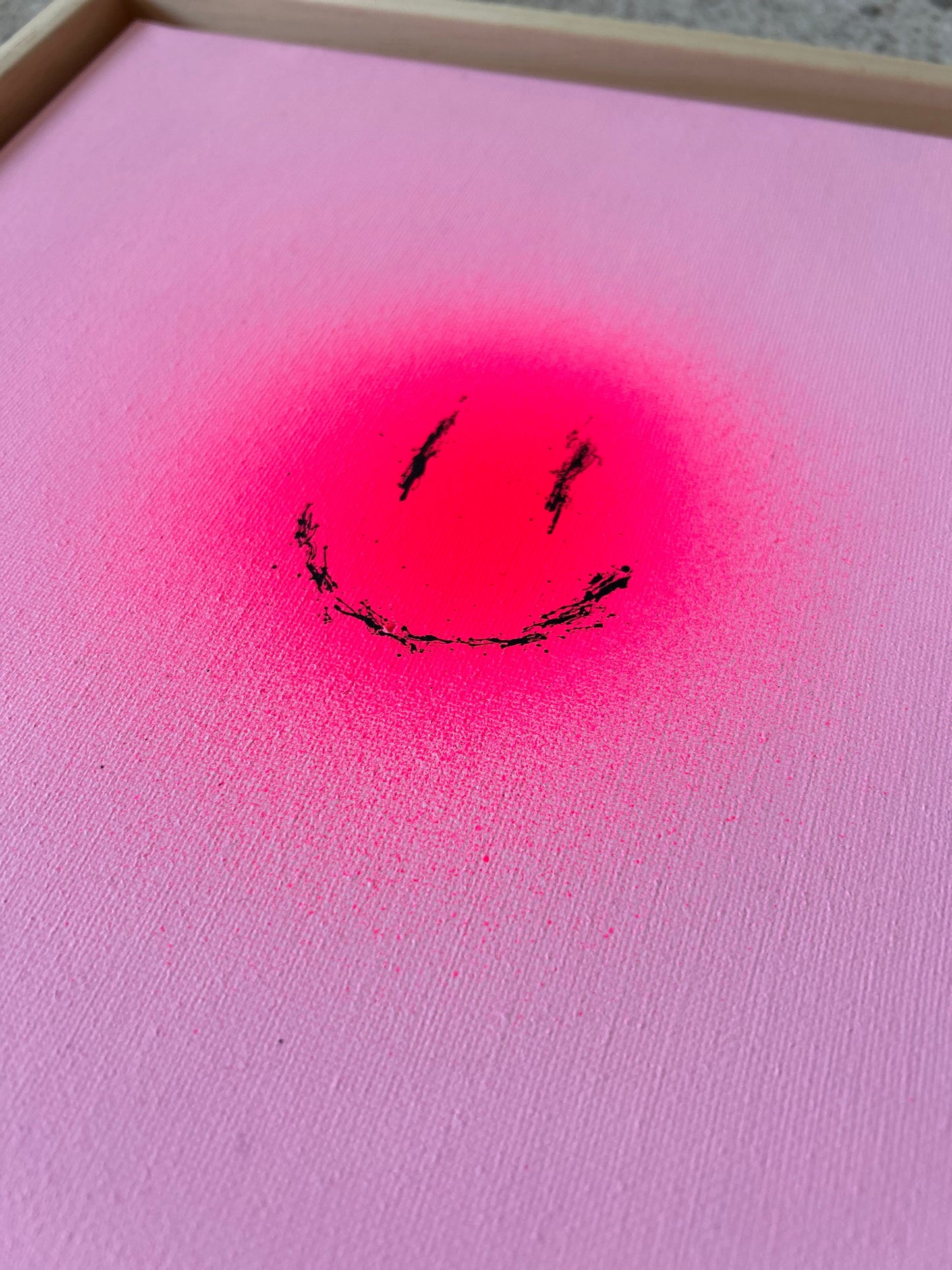 happy smileys | pink on pink