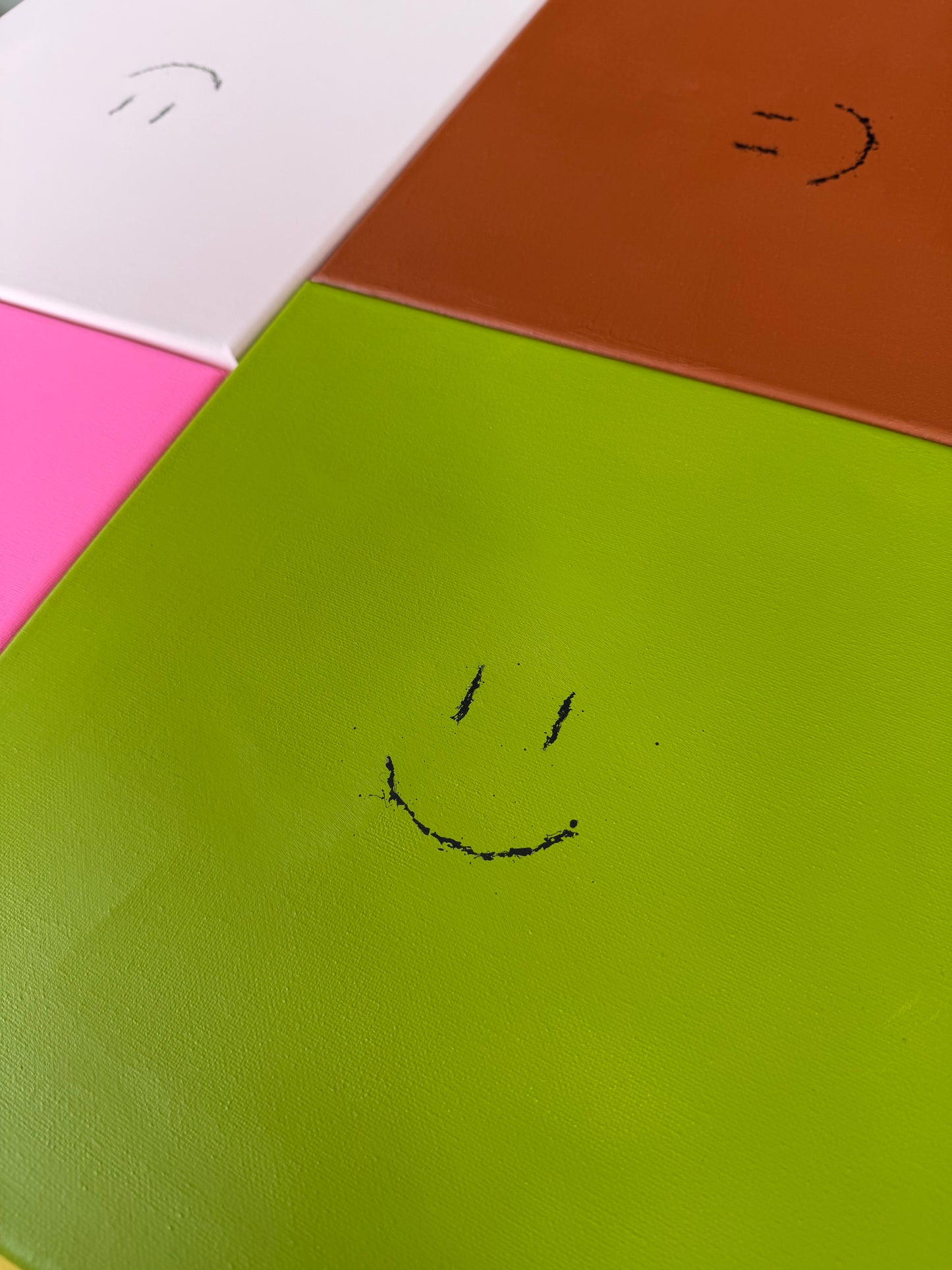 happy smileys | all pink