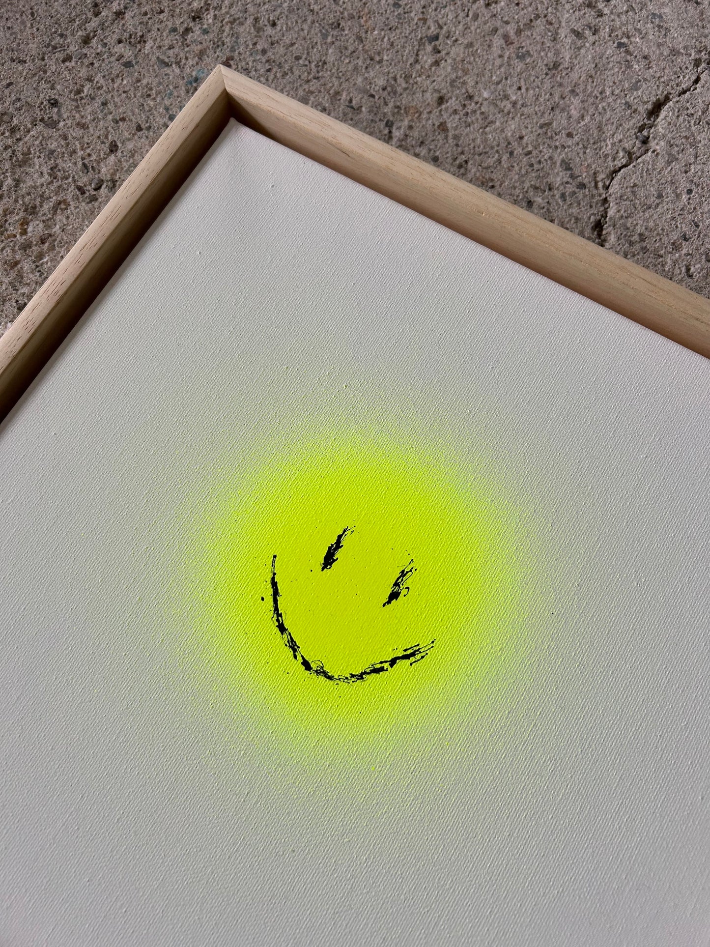 happy smileys | yellow on white