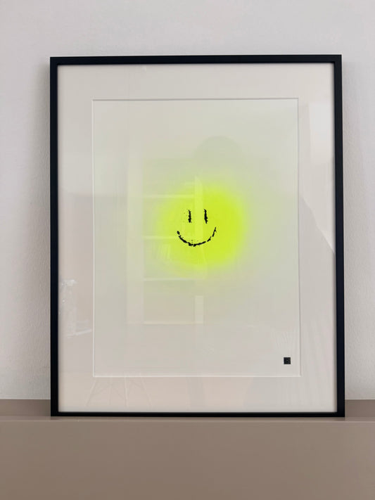 happy smiley | yellow on paper